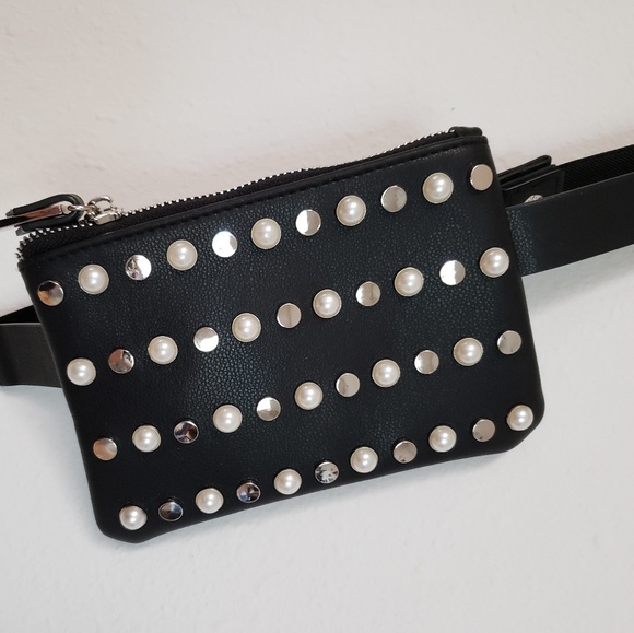 Steve Madden Handbags - No. 305. Black Steve Madden Waist Bag.